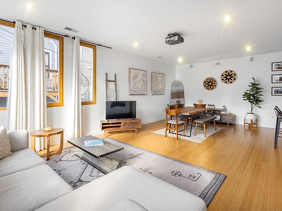 3rd image of 210 Bolton St #6