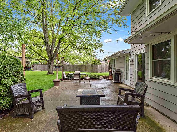 3rd image of 3329 Kiowa Ct