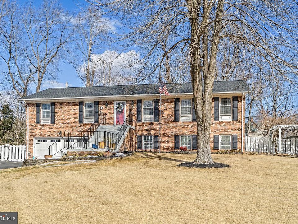 1st image of 7043 Westmoreland Dr