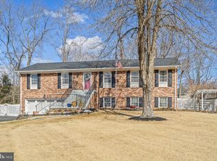7043 Westmoreland Dr, Warrenton, VA 20187