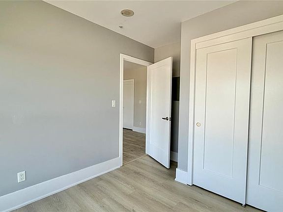 5th image of 1 Victoria St S #1712