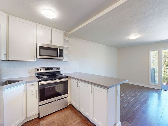 2nd image of 740 Rhode Island St APT 206