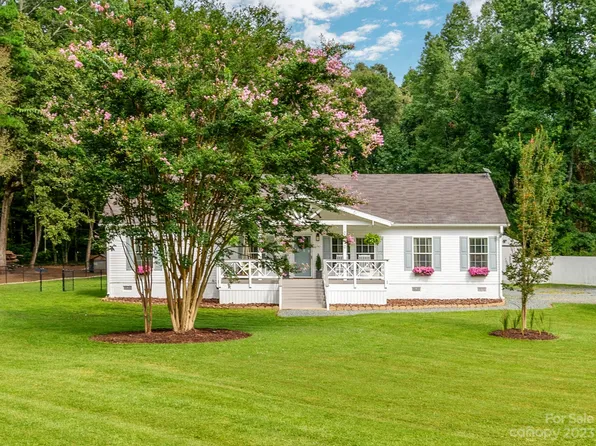 2480 Cimarron Cir, Midland, NC 28107