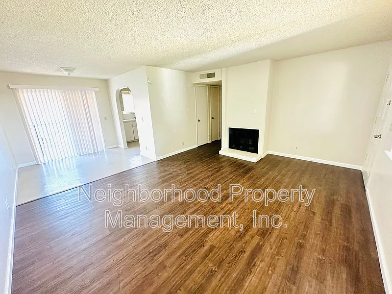 2029 W Shields Ave #202