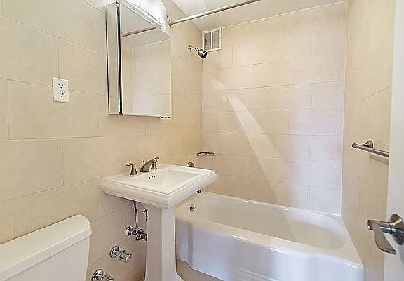 3rd image of 112 E 36th St #14E