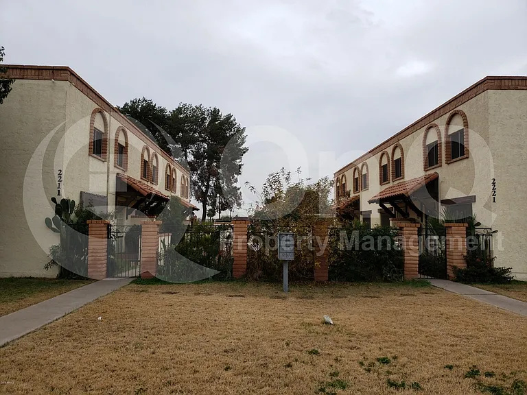 2211 W Turney Ave #B — Photo 14