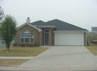 712 Royal Oaks Dr, Macon, GA