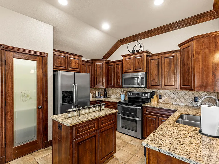 1326 Briar Cliff Path — Photo 33