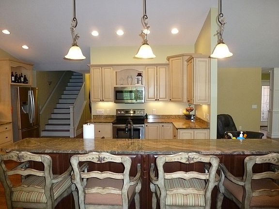 2nd image of 1280 Trowbridge Dr