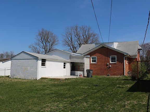 4th image of 2575 Millbrook Dr