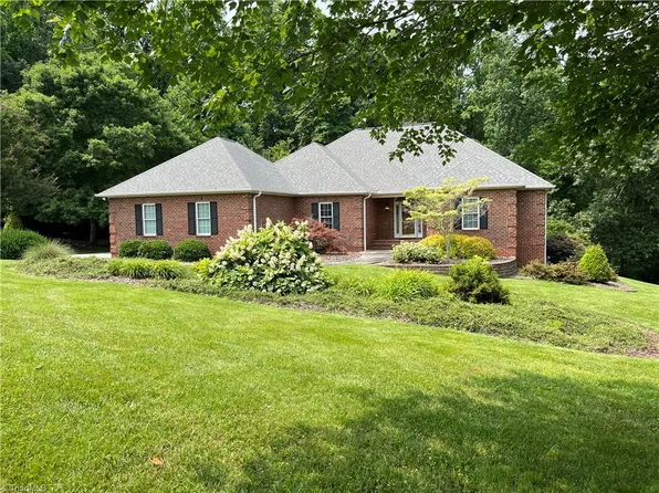 1230 Friedberg Church Rd, Winston Salem, NC 27127