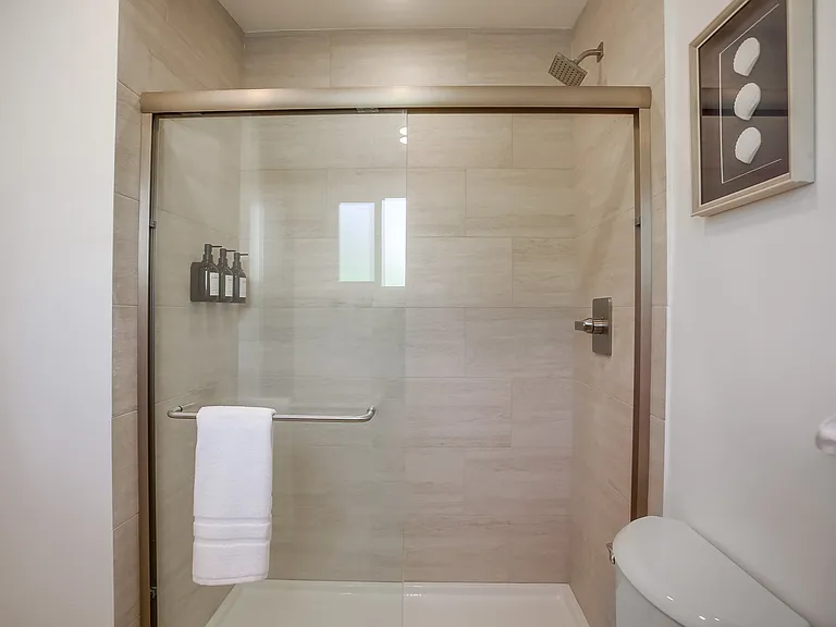 510 Nautilus St #1 — Photo 20