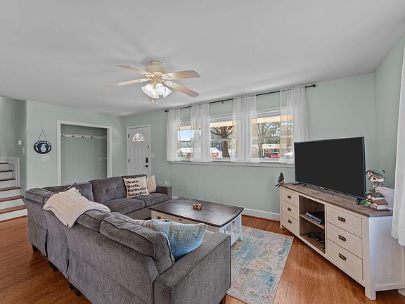 5th image of 403 Lawndale St