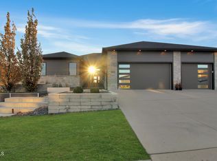 3622 Valley Dr, Bismarck, ND 58503