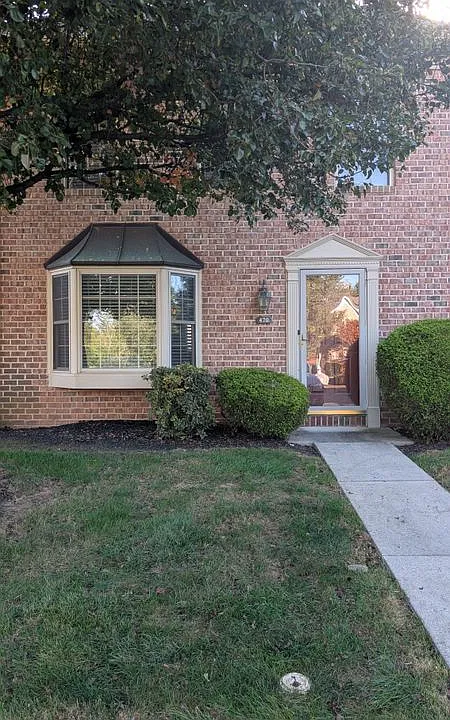 470 Stonehedge Ln
