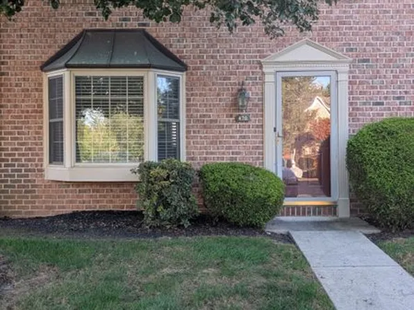 470 Stonehedge Ln, Mechanicsburg, PA 17055