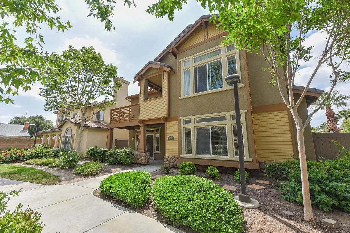 Building Photo - 4947 Plumtree Ct