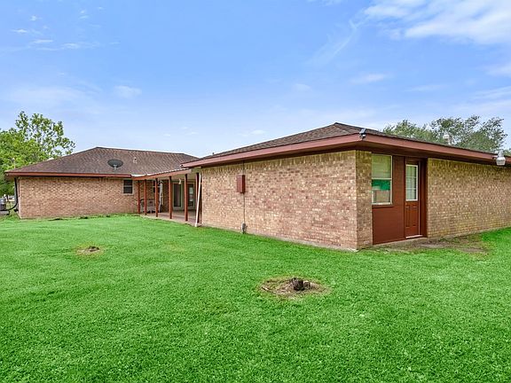 2nd image of 318 County Road 296d