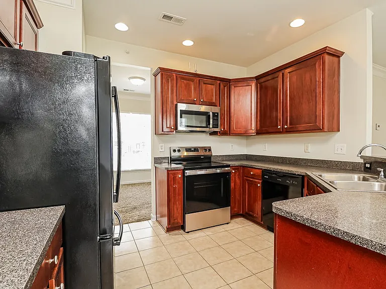 6908 Sequoia Hills Dr — Photo 10