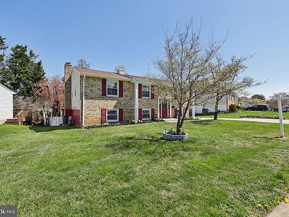 5th image of 305 Janet Rd