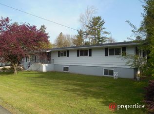 W1382 Glenwood Rd, Lake Geneva, WI 53147