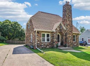 1915 Muscatine Ave, Iowa City, IA 52240