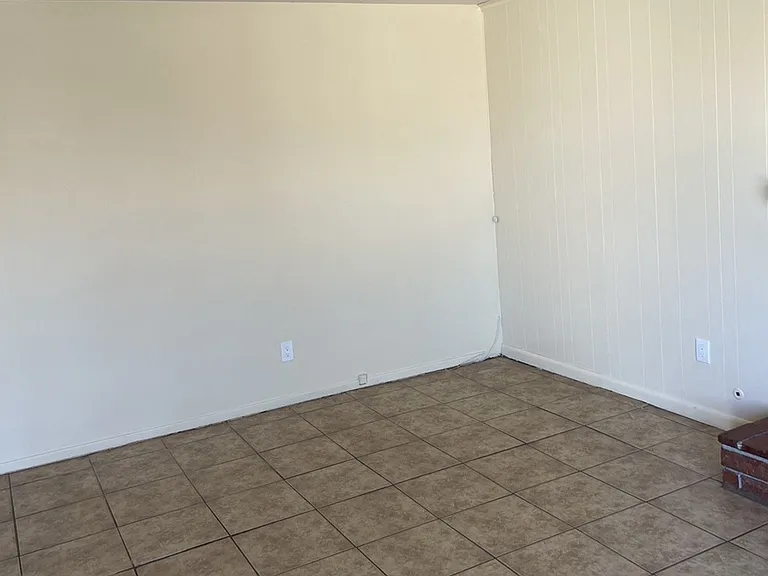 2609 Voorhees Ave — Photo 7