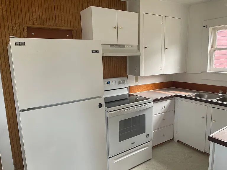 663 SE Parrott St — Photo 10