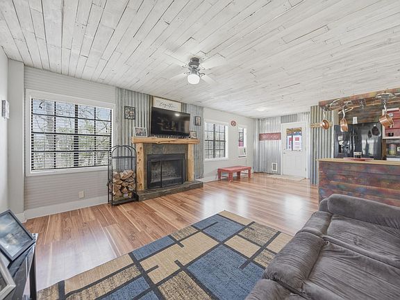 4th image of 514 Forest Oak Rd