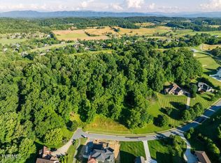 182 Quail Creek Ct, Johnson City, TN 37659