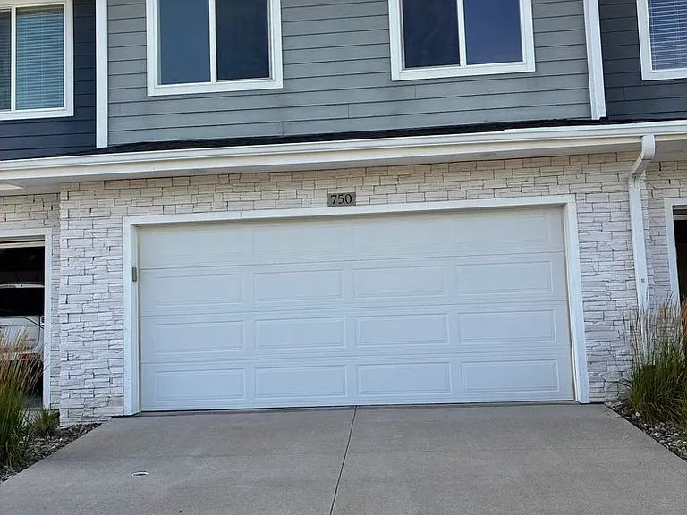 750 SE Westown Pkwy — Photo 37