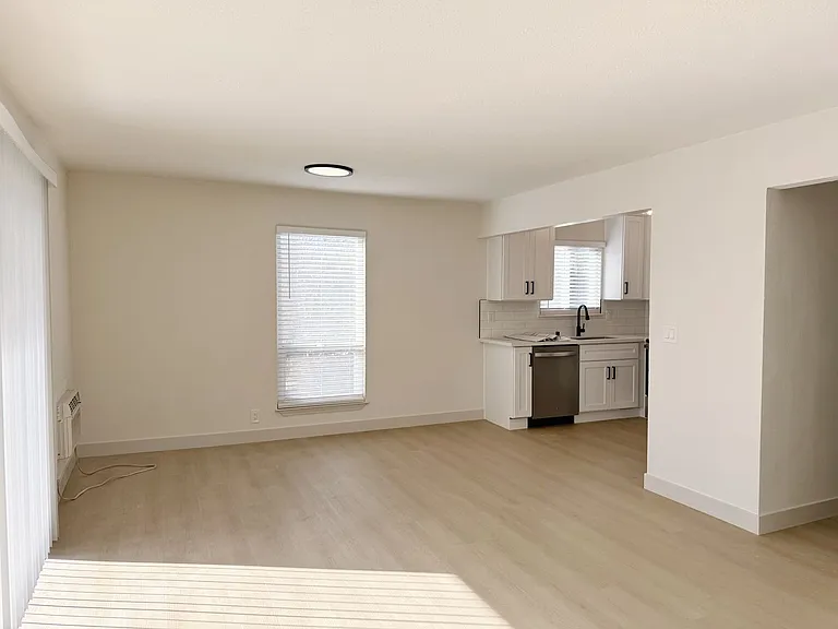 10160-10162 Park Cir E — Photo 19