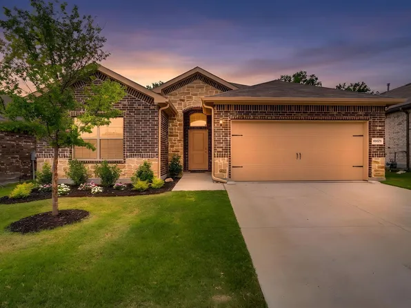 10025 Poinsett Way, Fort Worth, TX 76108