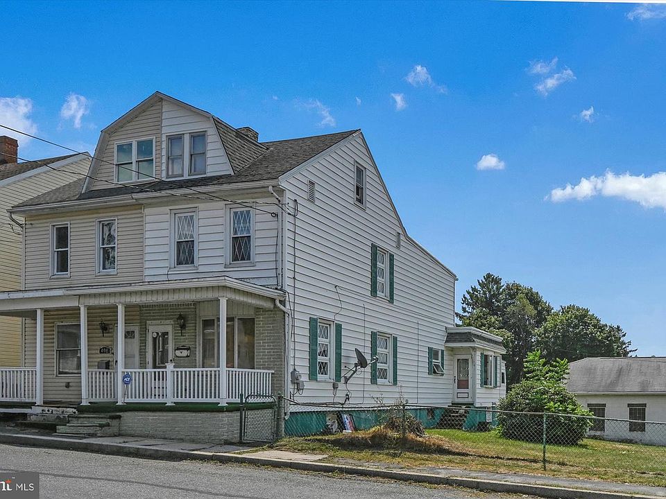 1st image of 406 E Oak St