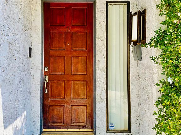 2nd image of 996 W Huntington Dr Unit D