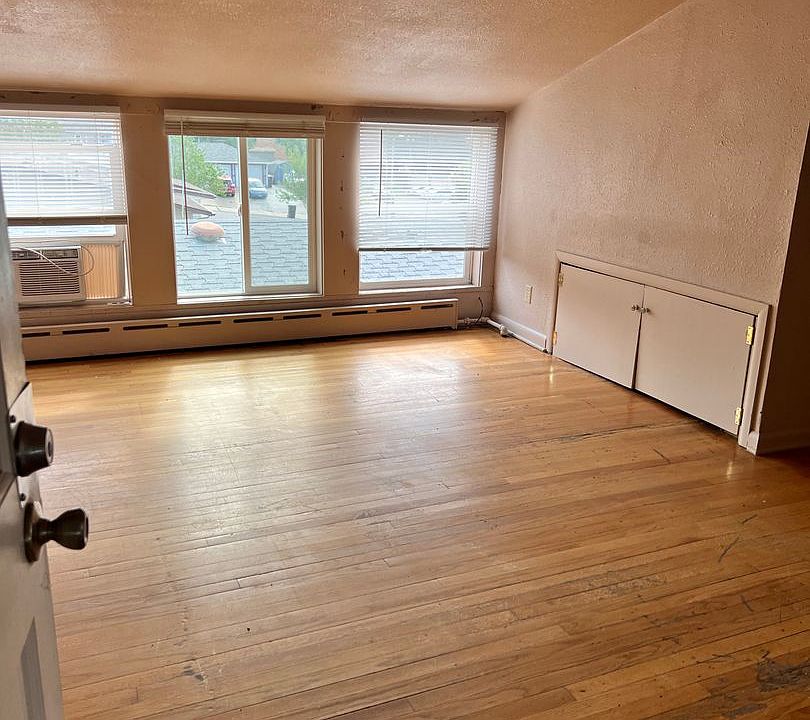 2nd image of 2103 E Rosser Ave #7