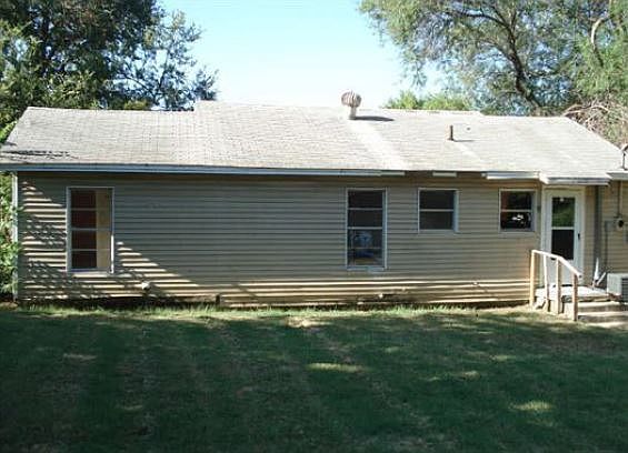 2nd image of 4141 Doyle St