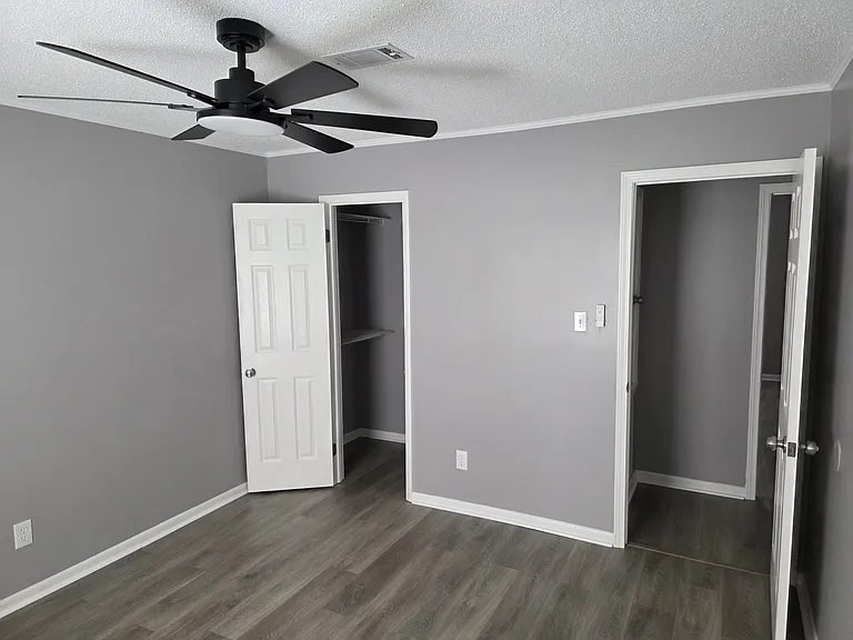 112 Foxwood Cir — Photo 13