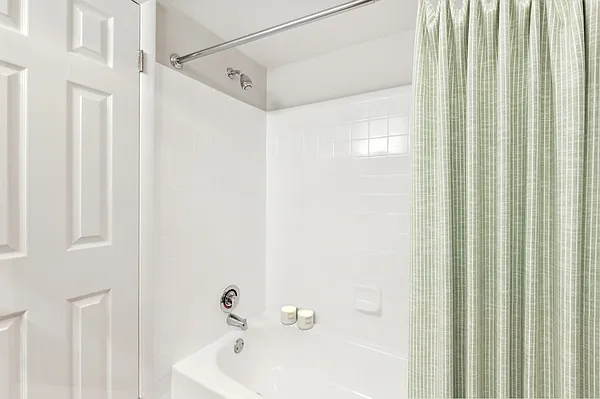 Eagle Rock Apartments at West Springfield — Photo 9
