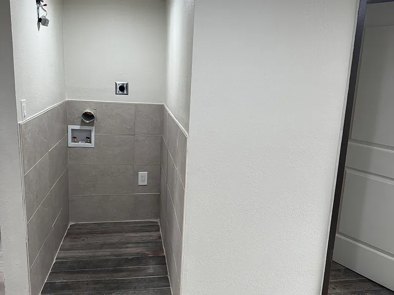 527 Central Ave S — Photo 7
