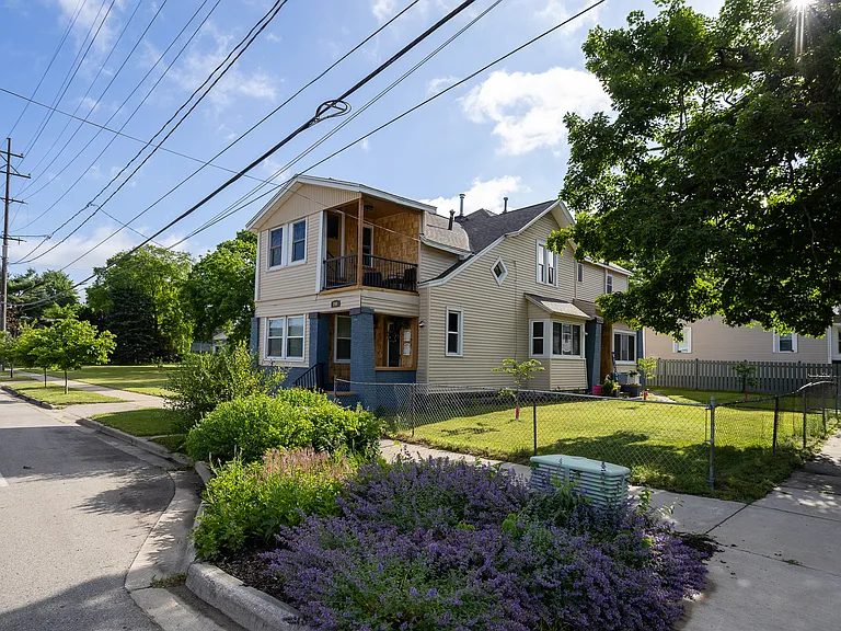 700 Broadway Ave NW #2 — Photo 45
