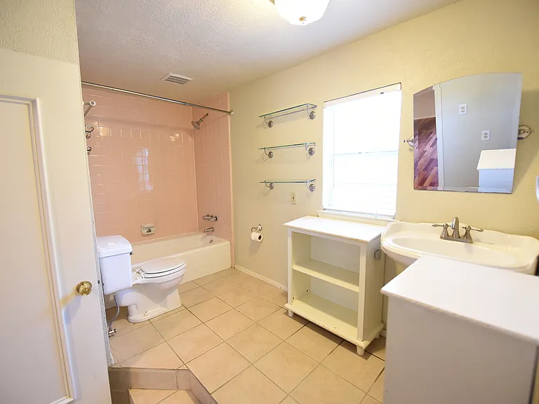 9015 San Leandro Dr — Photo 14
