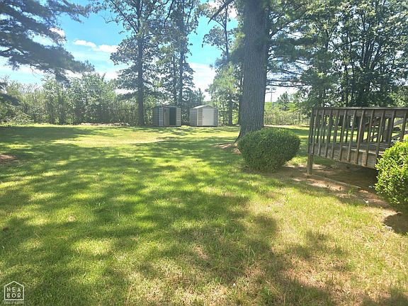 3rd image of 105 Grove Dr