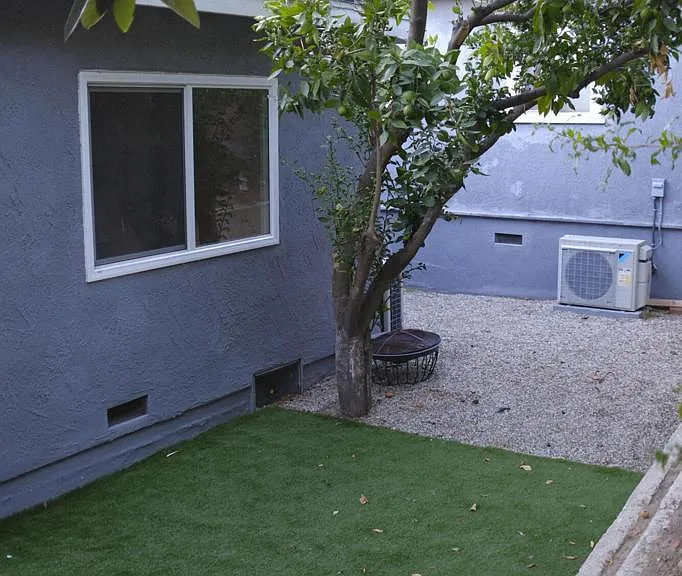 447 James St — Photo 23