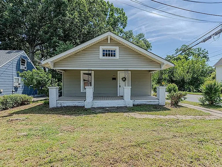 1425 Marion St — Photo 1