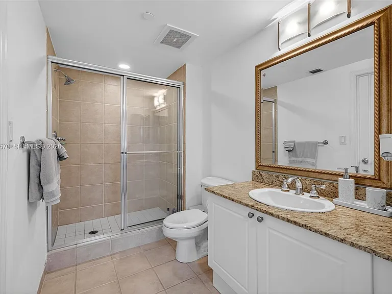 19501 W Country Club Dr #313 — Photo 29