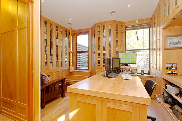 Sold by Brooklyn Bridge | media 2