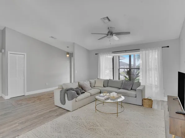 13834 Geranium Pl, Wellington, FL 33414