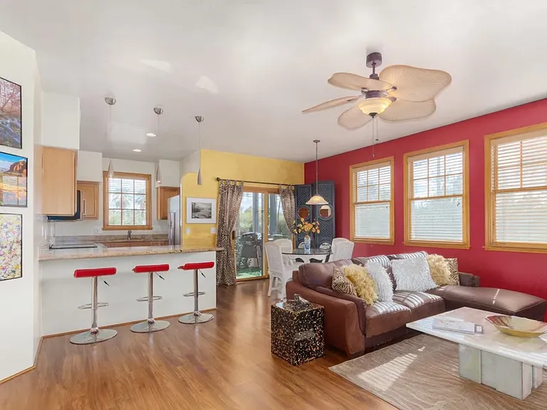 630 E Harvill Dr #206 — Photo 2