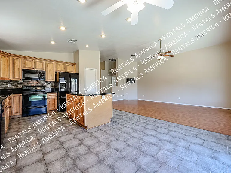 9714 W Heber Rd — Photo 10